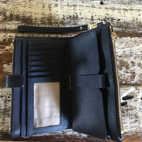 Michael Kors Wallet - Picture 2 of 2